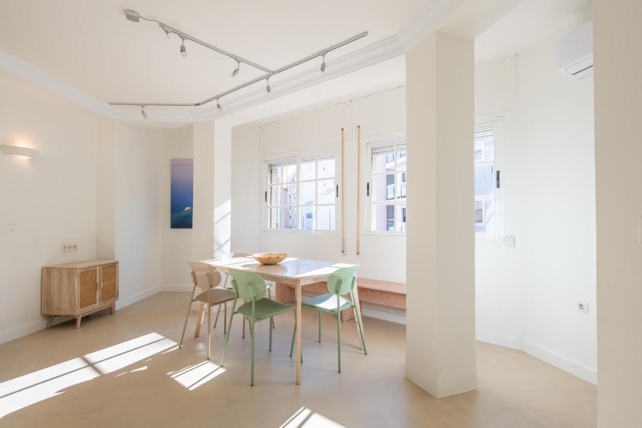 Amplio Apartamento Trinidad By Renthas Apartment Malaga Exterior photo