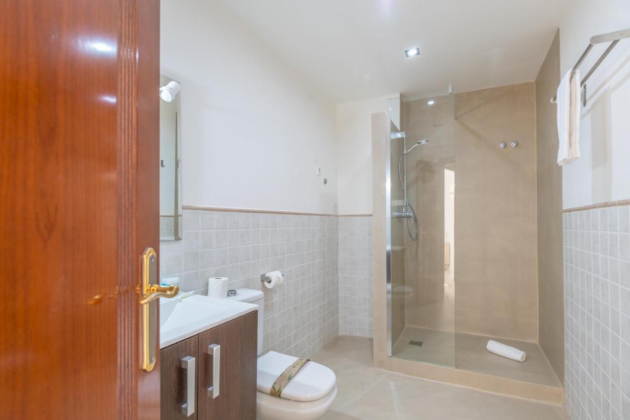 Amplio Apartamento Trinidad By Renthas Apartment Malaga Exterior photo